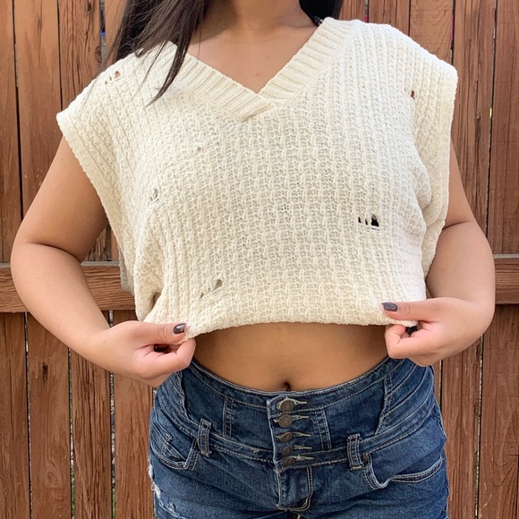 Distressed Pol Sweater Vest - Picture 2 of 3